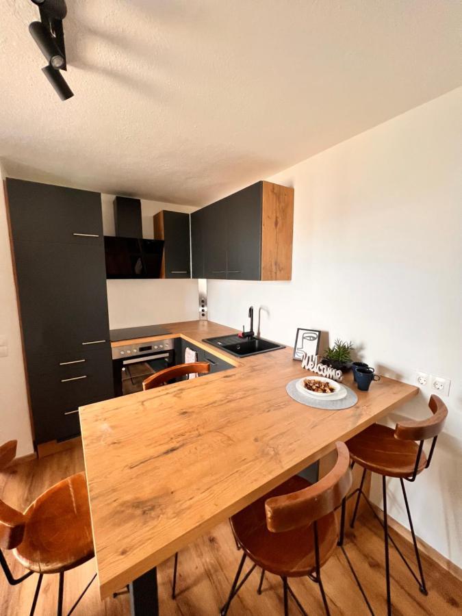 Perfekte Lage! Ganze Wohnung Burgblick Residenz Sankt Veit an der Glan Exteriér fotografie