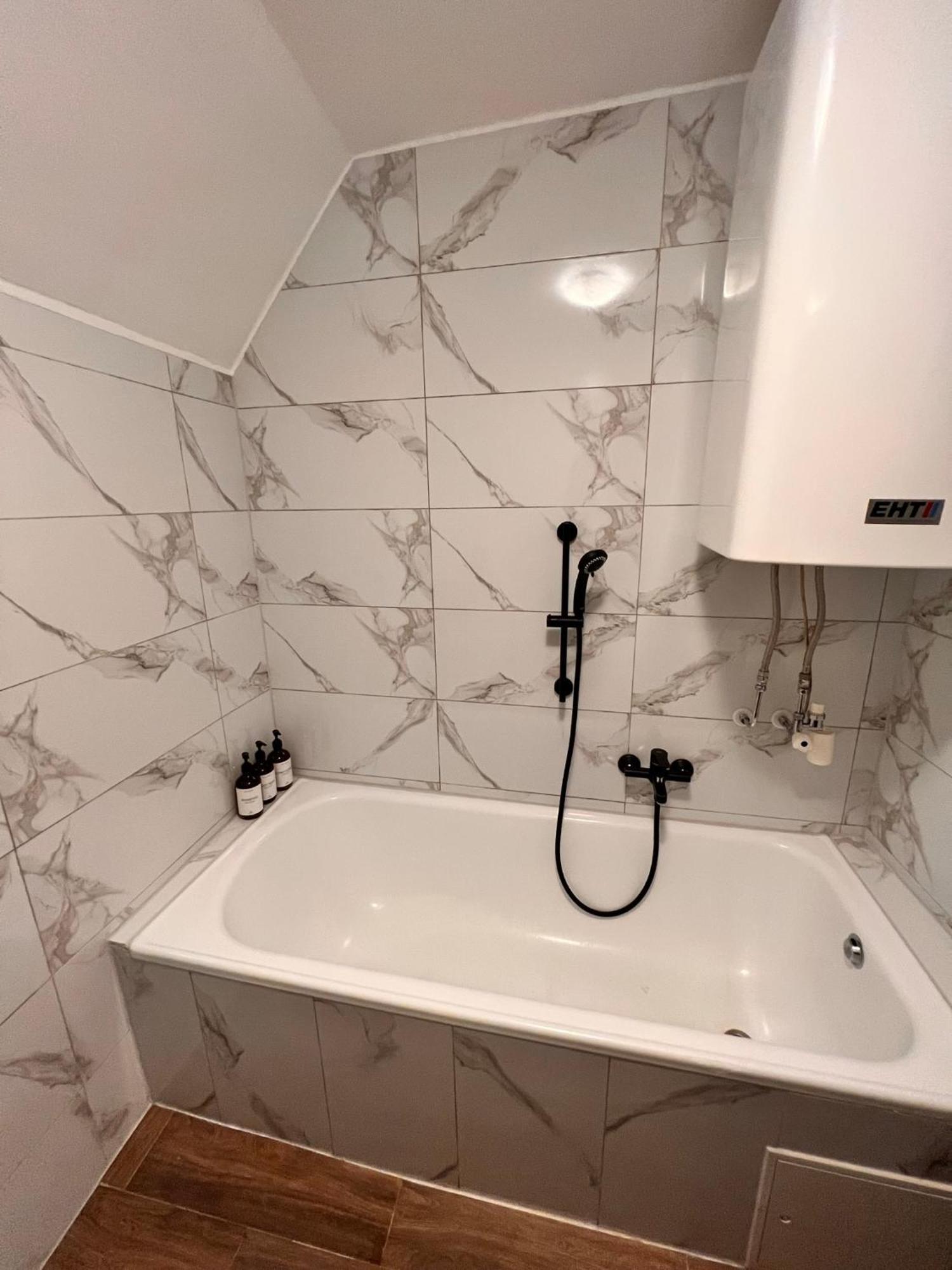 Perfekte Lage! Ganze Wohnung Burgblick Residenz Sankt Veit an der Glan Exteriér fotografie